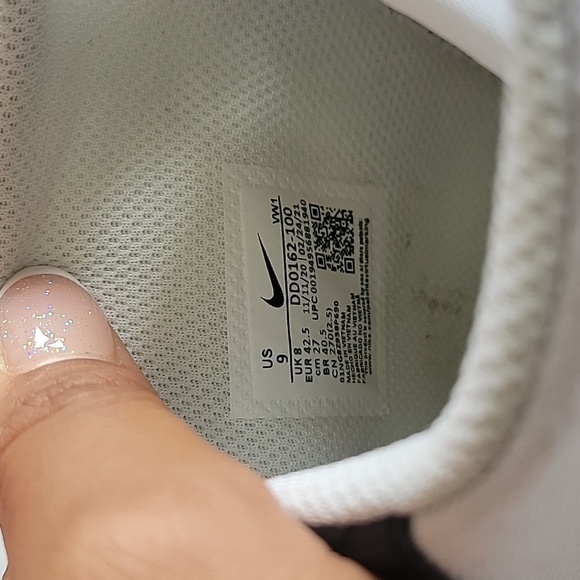 Nike high tops EUC - Picture 7 of 7